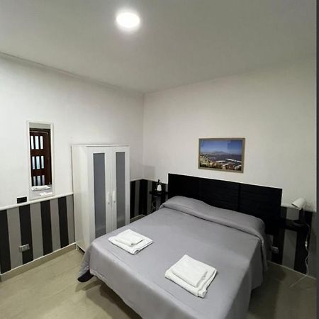 Casa Vacanza Da Totore Napoli Bagian luar foto